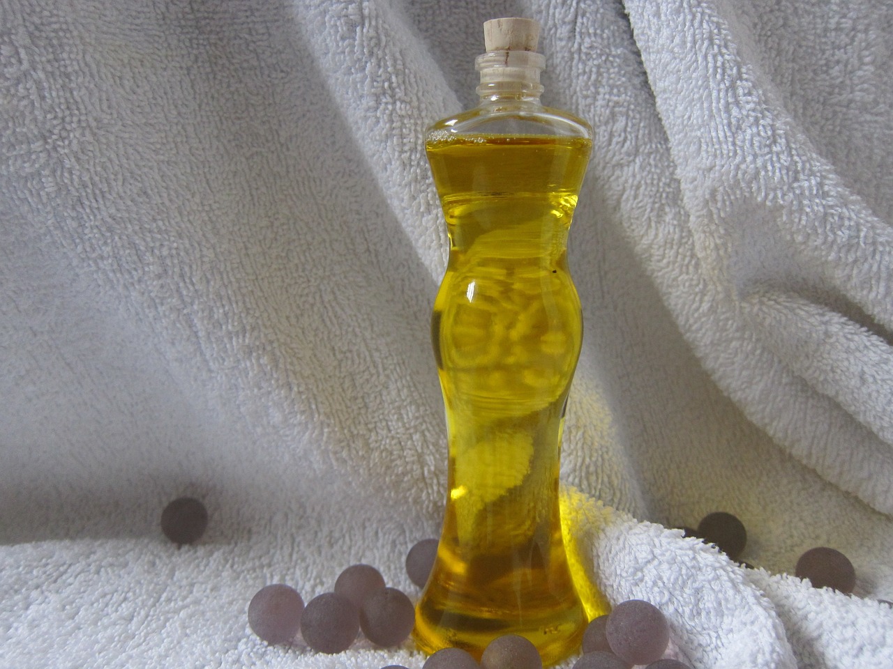 bath-oil-1050972_1280