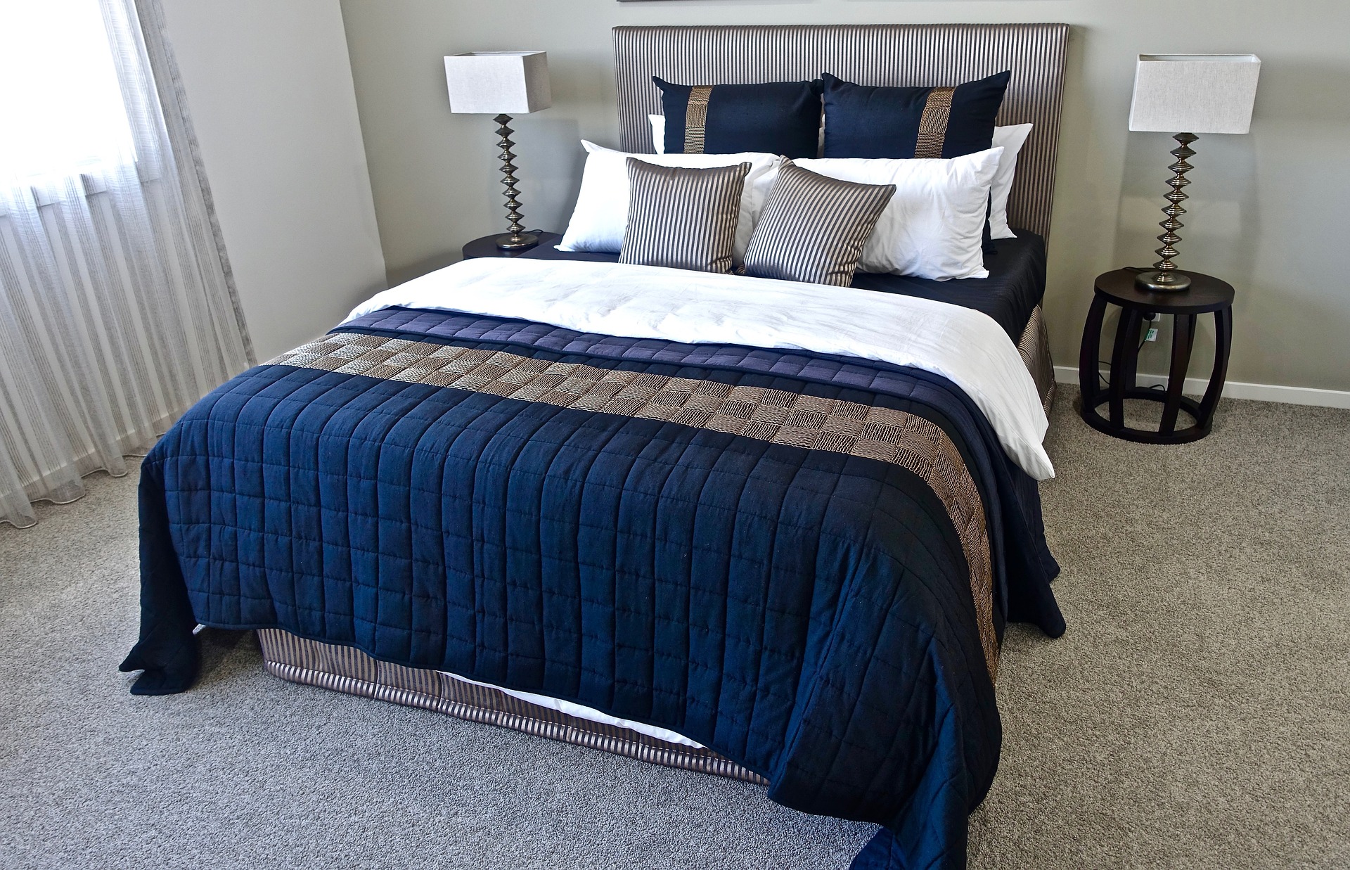 bed-1834916_1920