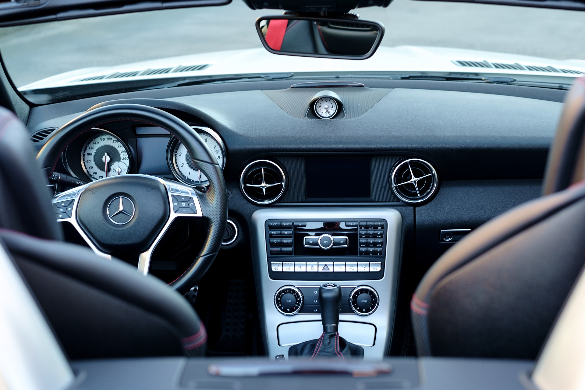 car-2176951_1920 (1)