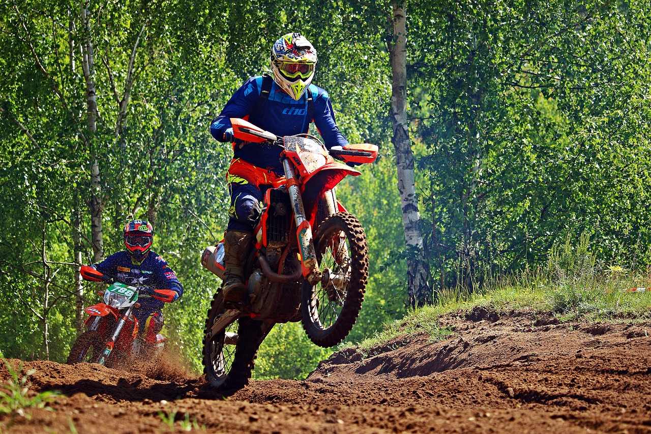 enduro-2361875_1280