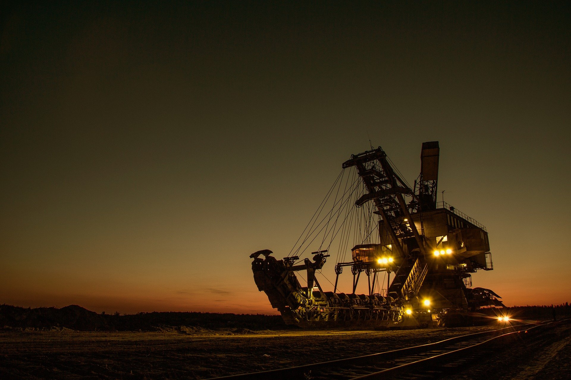 mining-excavator-1736289_1920