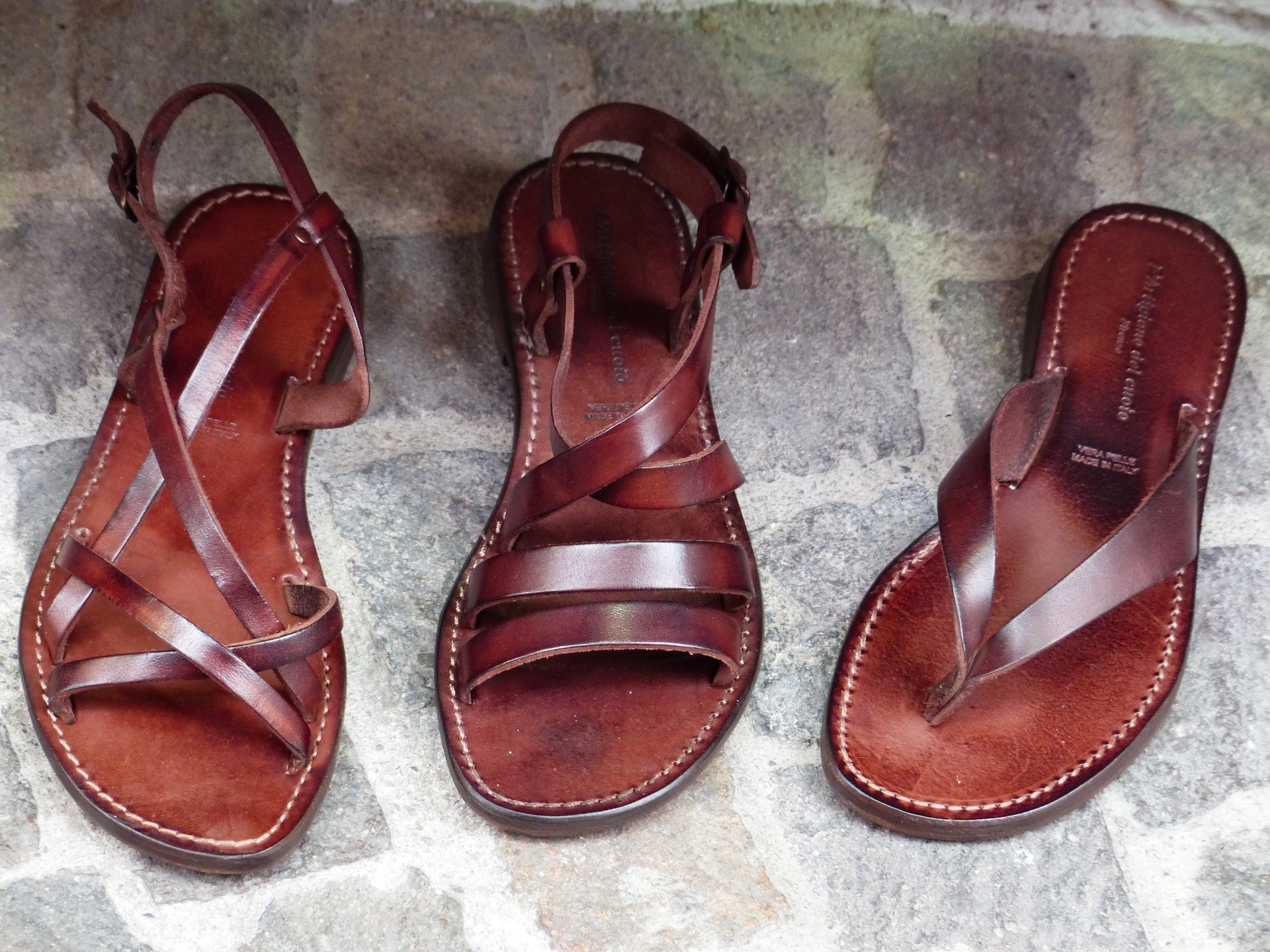shoes-357897_1920