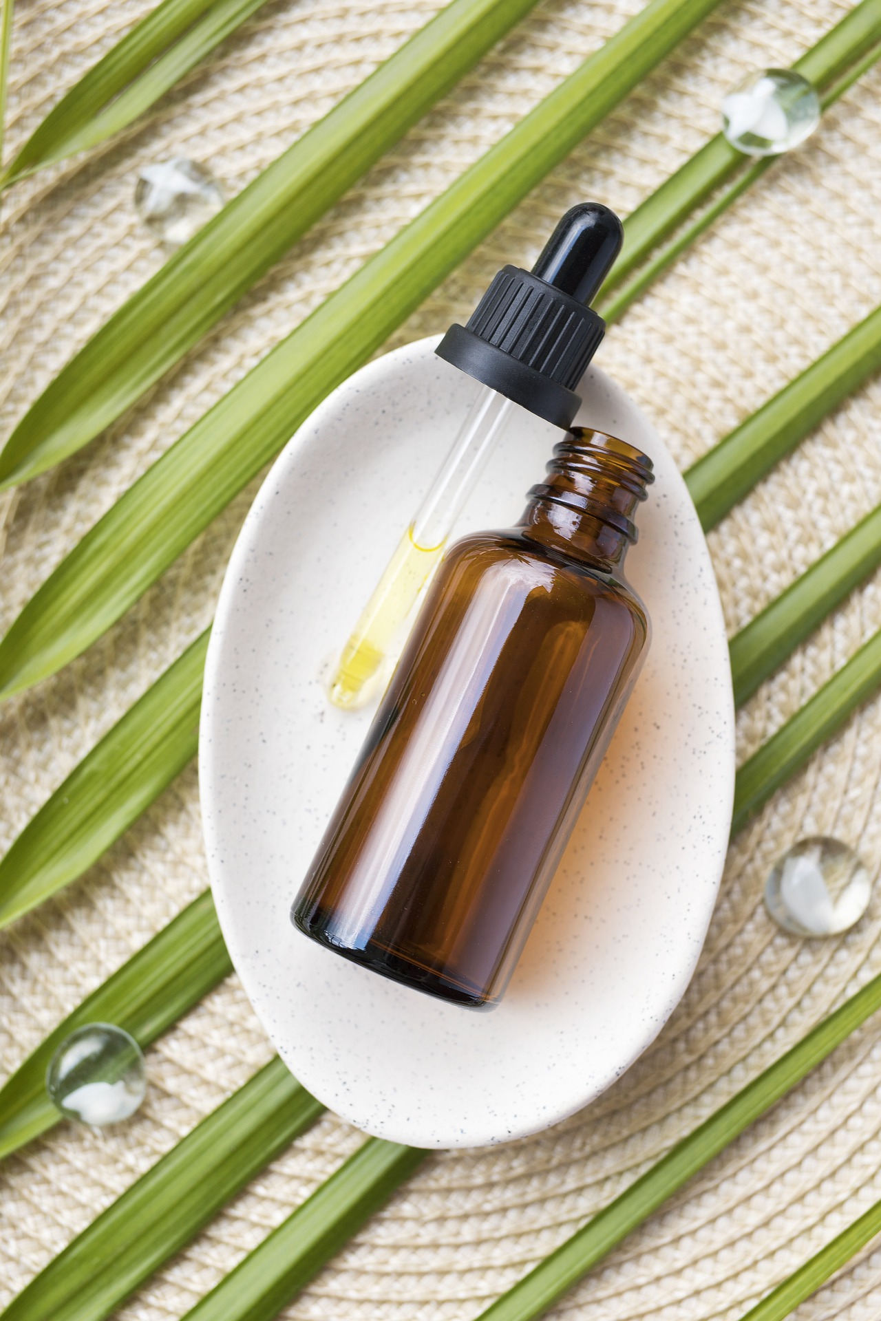 cbd-oil-g09e123119_1920