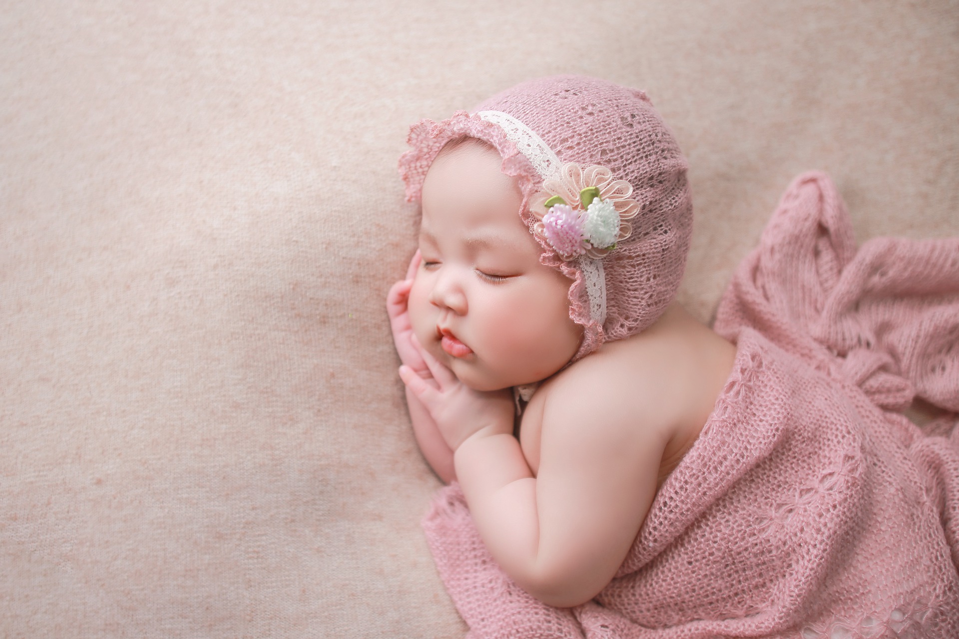 newborn-6740224_1920
