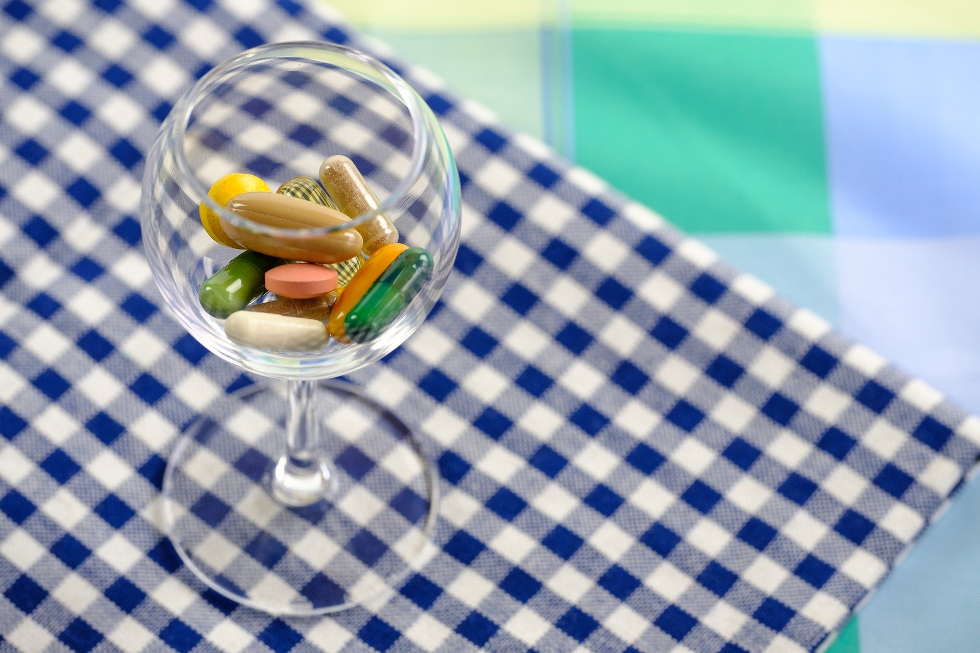 pills-g16fc41c34_1920