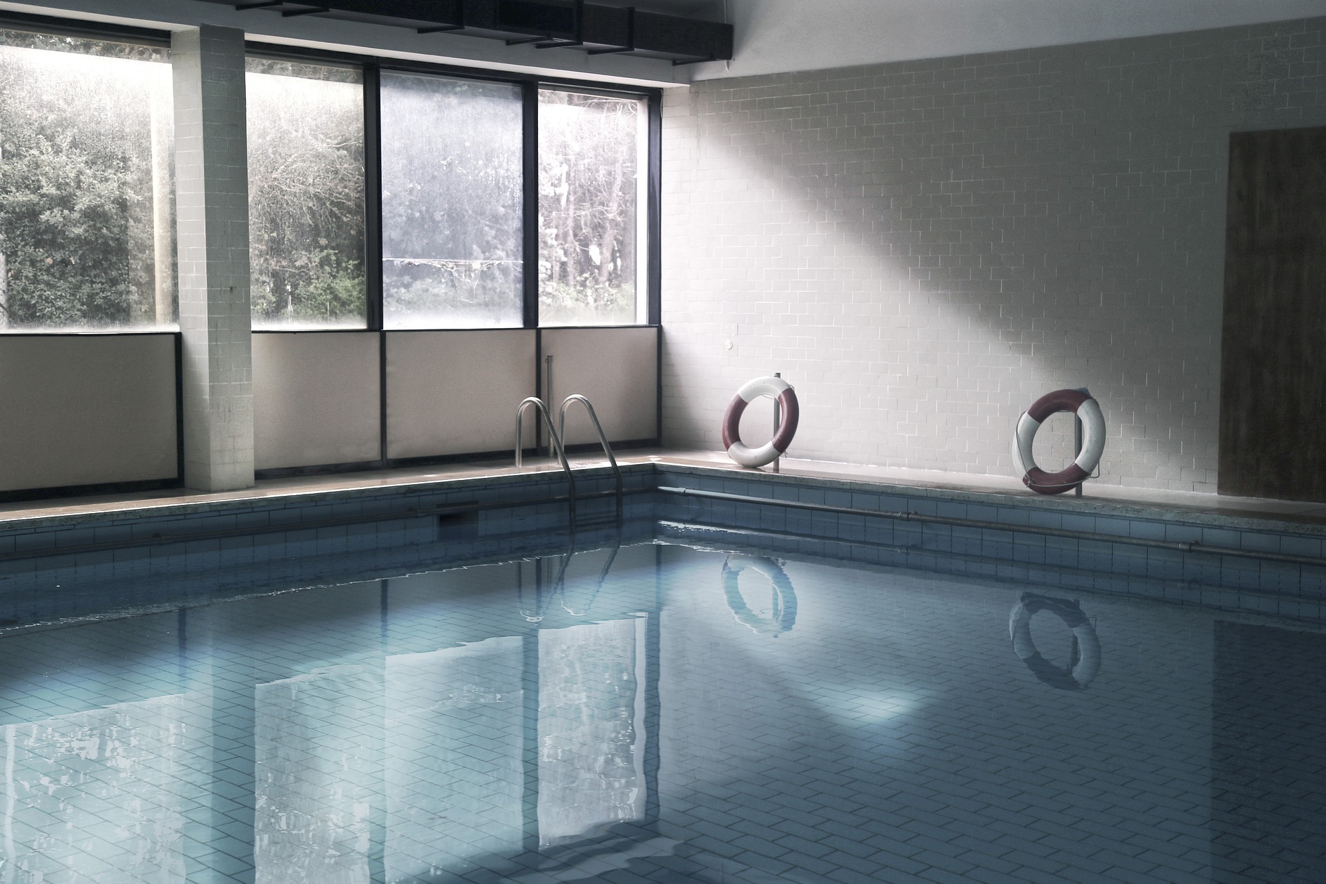 pool-4942724_1920 (2)