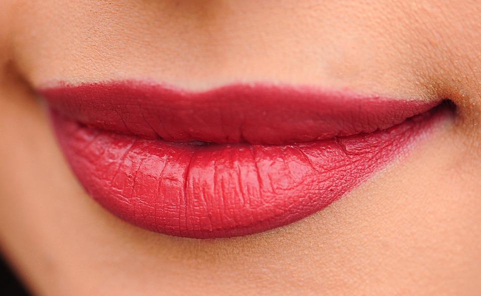 lips-1690875_960_720