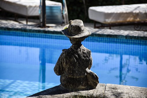 pool-4095483__340