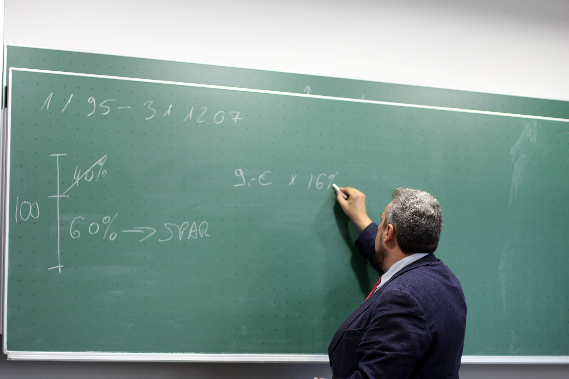 teacher-g59acf6c2f_1920