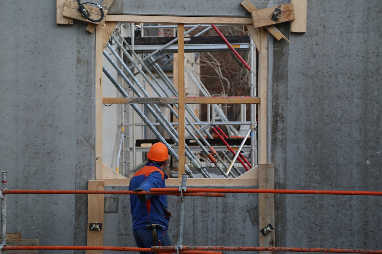 worker-5204739_1280